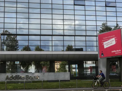 - 19.09.2016 - Addiko bank d.d.,(nekdanja Hypo Alpe Adria banka)  Slovenska cesta 29 v Ljubljani - stavba  //FOTO: Luka Cjuha.