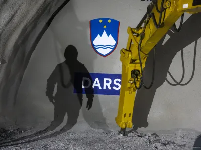 simbolična fotografija DARS18.3.2024 - predor Karavanke - dogodek ob preboju vzhodne cevi avtocestnega predora Karavanke, nagovor bo imel predsednik vlade Robert Golob, dogodka se bo udeležila tudi ministrica za infrastrukturo Alenka BratušekFoto: Luka Cjuha