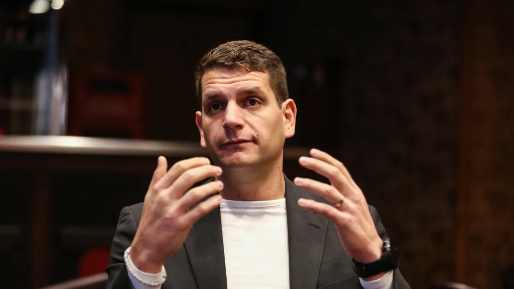 ﻿kandidat za župana Kranja Zoran Stevanović- 21.11.2018 - Lokalne volitve 2018 – drugi krog - Dnevnikovo soočenje kranjska županska kandidata Matjaža Rakovca in Zorana Stevanovića  //FOTO: Bojan Velikonja