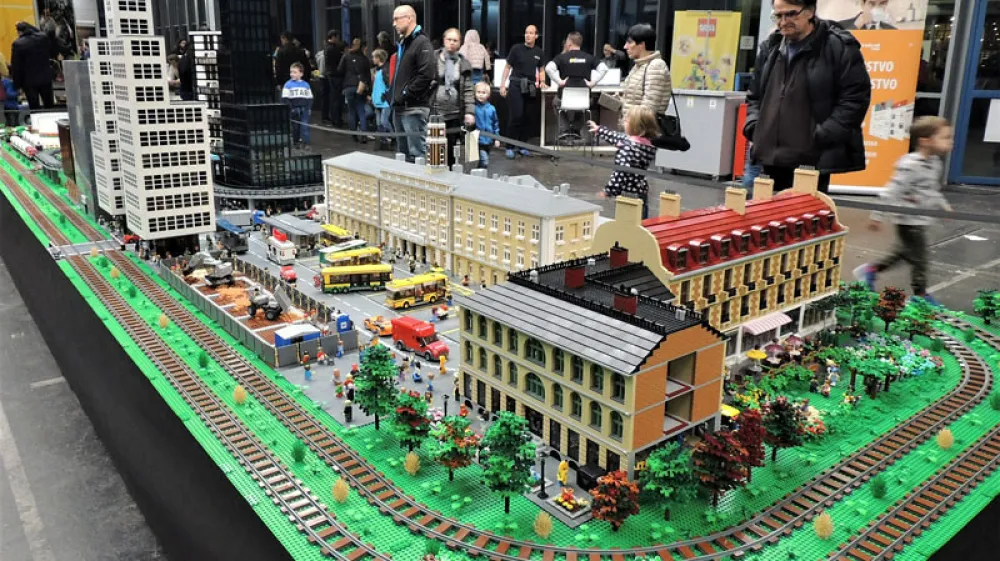 Planet Lego, Gospodarsko razstavi&scaron;če