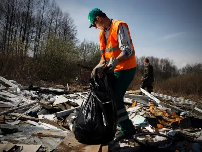 Po vsej Sloveniji se bodo v soboto nadaljevale spomladanske čistilne akcije. Foto: Bojan Velikonja 