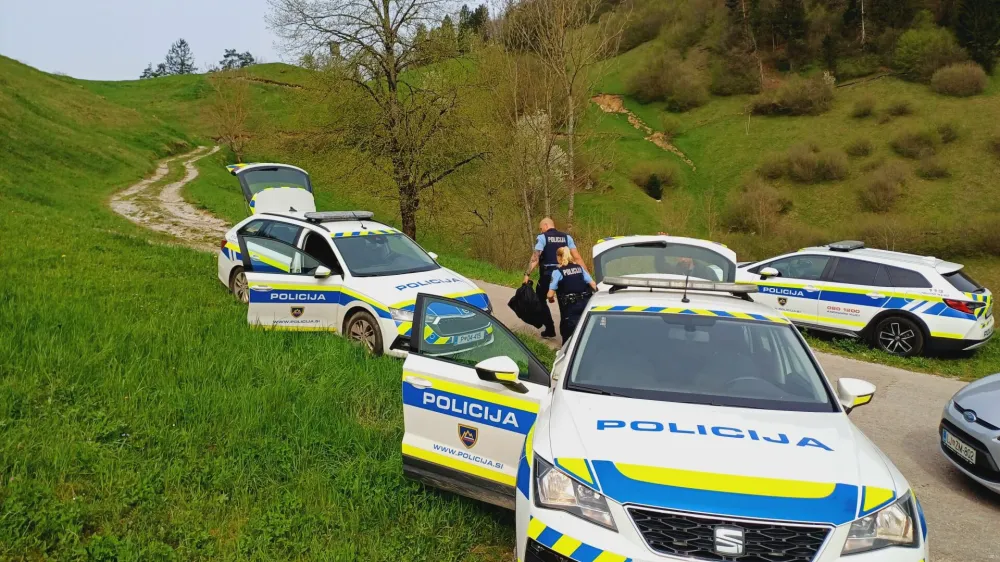 V zvezi z ubojem so policisti že včeraj odvzeli prostost eni osebi, preiskava pa &scaron;e vedno poteka.