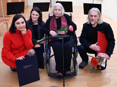 Nagrado Riharda Jakopiča za življenjsko delo je prejela ilustratorka in slikarka Ančka Gošnik Godec.