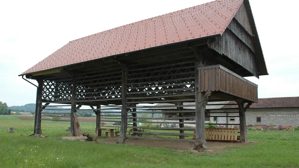 Kozolec v Šentrupertu