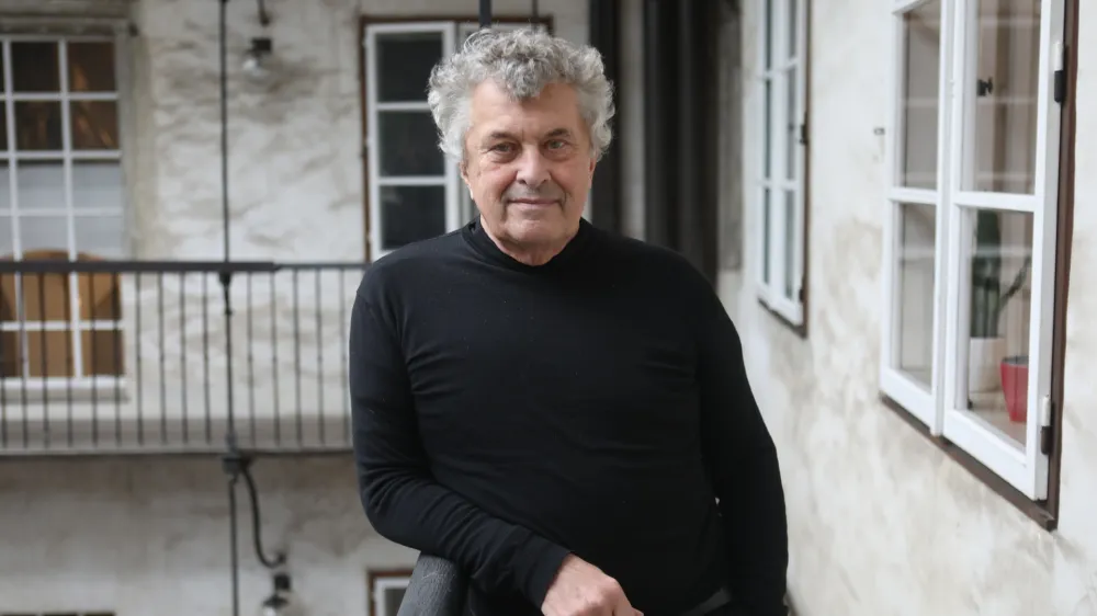 - 03.01.2022 - prof. Janez Koželj, arhitekt - ljubljanski podžupan za področje urbanizma, profesor za arhitekturo mesta in urbanistično planiranje na Fakulteti za arhitekturo in Biotehniki fakulteti v Ljubljani.<br><br>//FOTO: Tomaž Skale<br>OPOMBA: DNEVNIKOV OBJEKTIV 2022 - <br>