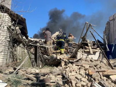 Rescuers and police work the site of a residential building destroyed during Russian air strikes, amid Russia's attack on Ukraine, in the village of Lyptsi, Kharkiv region, Ukraine April 10, 2024. Head of Kharkiv Regional-Military Administration Oleh Syniehubov via Telegram/Handout via REUTERS ATTENTION EDITORS - THIS IMAGE HAS BEEN SUPPLIED BY A THIRD PARTY. NO RESALES. NO ARCHIVES.