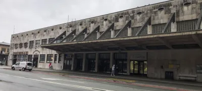 Projekt nadgradnje železniške postaje Jesenice je predmet številnih kritik, saj se je njegova projektna zasnova v minulih letih večkrat spremenila in s tem drastično podražila. Foto: Eva Branc 