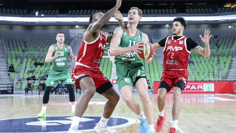 Jaka Blažič- 10.02. 2024 – košarka - liga ABA, Olimpija: FMP //FOTO: Jaka Gasar