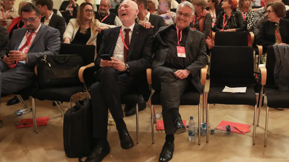 - Kandidati za predsednika;-Milan Brglez, kandidat za predsednika in evropski poslanec,- Matjaž Han, minister za gospodarstvo, turizem in šport,- 13.04.2024. Volilni kongres stranke SD, na katerem so delegati odločali o novem vodstvu in nadaljni poti socialne demokracije v Sloveniji.//FOTO: Bojan Velikonja