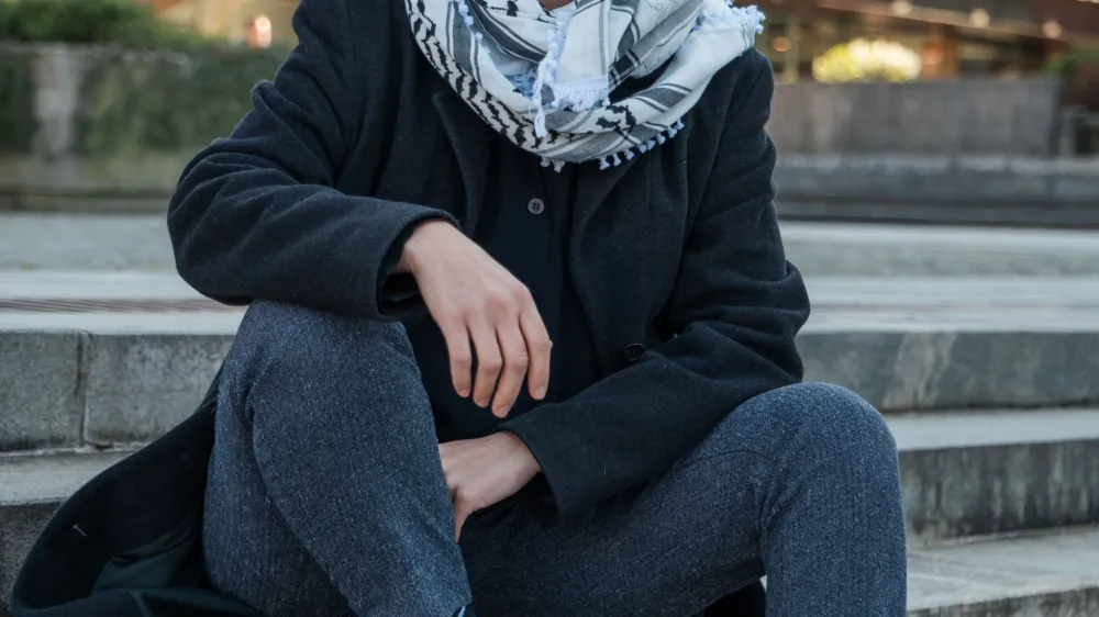 Vesna Liponik, pesnica: Poezija je zame nekakšen soroden proces grajenja pisanja, kot ko pišem strokovno ali znanstveno besedilo. Verjetno zato poezijo pišem sočasno z drugimi besedili. 