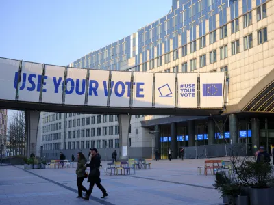 Belgija, Bruselj.<br>Plakat kampanje za volitve v Evropski parlament, ki bodo potekale med 6. in 9. junijem, na stavbi Evropskega parlamenta v Bruslju.