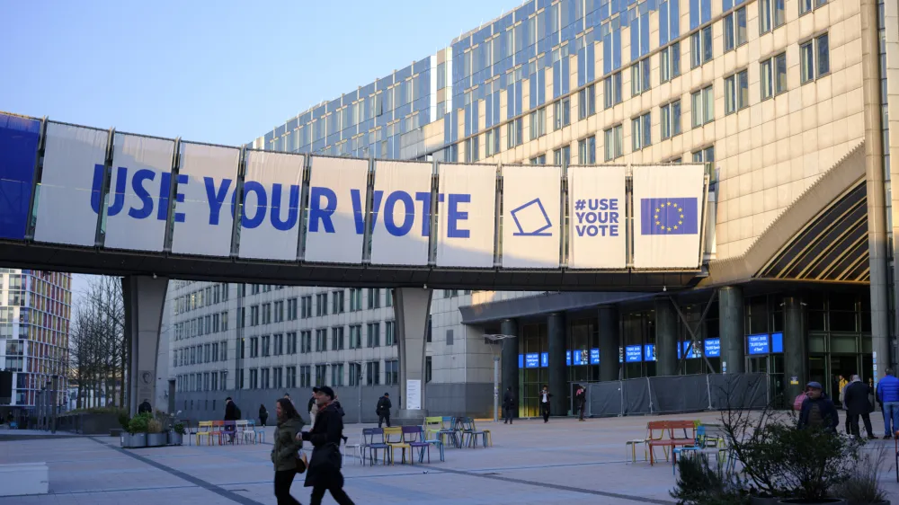 Belgija, Bruselj.<br>Plakat kampanje za volitve v Evropski parlament, ki bodo potekale med 6. in 9. junijem, na stavbi Evropskega parlamenta v Bruslju.