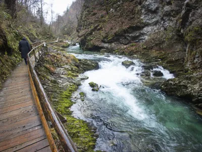 Gorje, soteska Vintgar.<br>Blejski vintgar je 1,6 km dolga soteska na Gorenjskem, skozi katero tece reka Radovna.