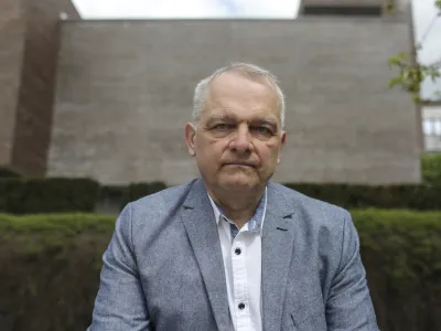 - 25.04.2022 – prof. dr. Alojz Ihan, specialist klinične mikrobiologije in imunologije<br> <br>//FOTO: Jaka Gasar<br>OPOMBA: ZA OBJEKTIV - INTERVJU - 2022