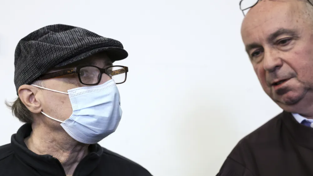 Michel Stephan (levo) z zagovornikom Gorazdom Fišerjem, ki trdi, da pričama ne gre verjeti. Foto: Jaka Gasar 