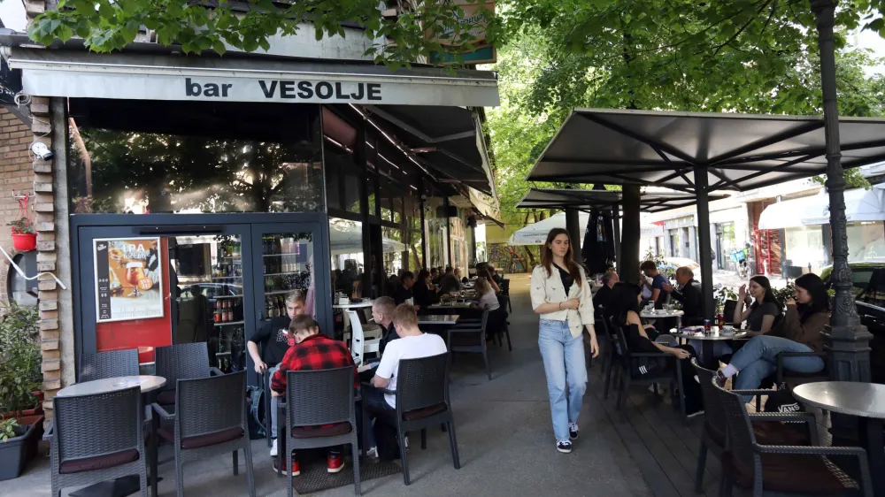 15. 04.2024- bari na Igriški ulici<br>Vesolje<br>Foto: Tomaž Skale<br>