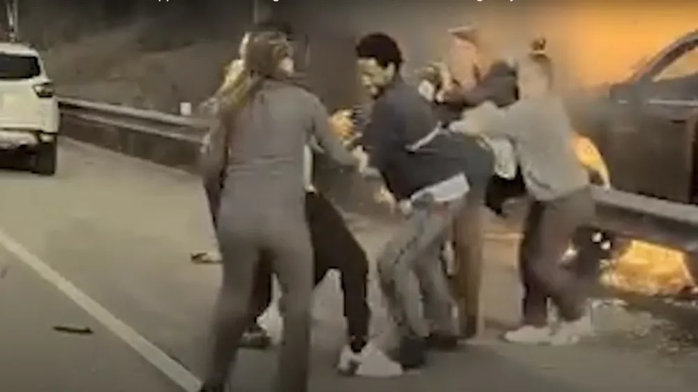 Reševanje iz gorečega avtomobila