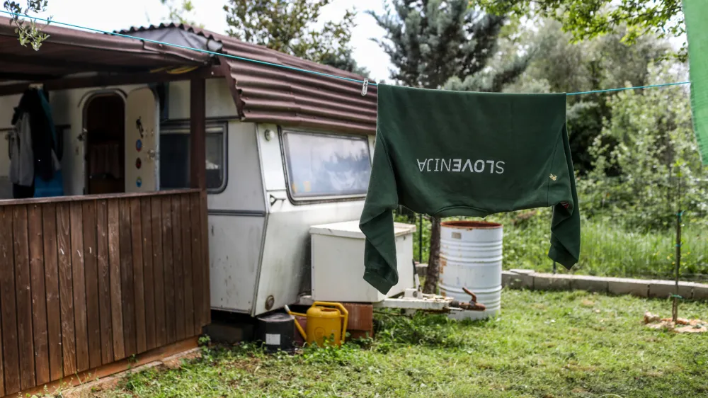 - Objekt predviden za rušenje na območju naselja Spekula.- 27.04.2024. Problematika črnih gradenj, večinoma slovenskih lastnikov, na območju občine Umag v hrvaški Istri.//FOTO: Bojan Velikonja