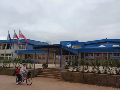 V prostorsko preobremenjeni OŠ Jakoba Aljaža se bodo jeseni razveselili pomembne pridobitve – nove podružnične šole. 