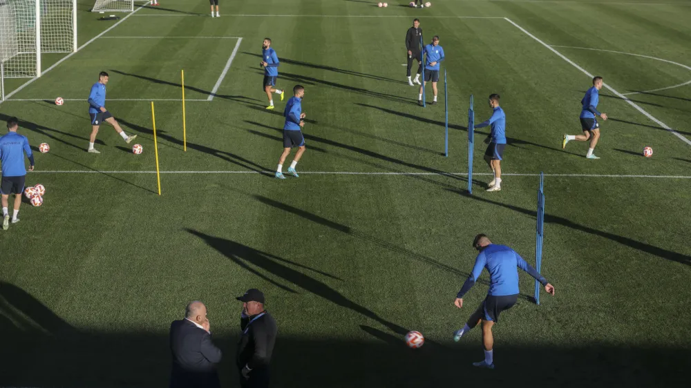 predsednik NZS Radenko Mijatovič, selektor nogometne reprezentance Matjaž Kek- 19.09.2022 – NNC Brdo -nogometna reprezentanca pred zadnjima tekmama lige narodov; zbor igralcev //FOTO: Jaka Gasar