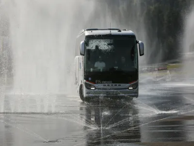 Celodnevni najem avtobusa letos znaša 510 evrov oziroma 1,70 evra na kilometer, kar pomeni 72,9-odstotno zvišanje glede na leto 2021. 