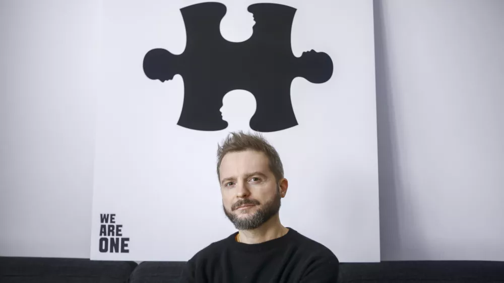 Tomato Košir se je z odmevno naslovnico znašel v dobri družbi – največ letošnjih nagrad Type Directors Club je pobral ugledni The New York Times. 