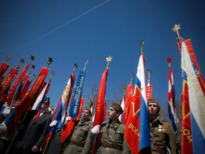 praporščaki - proslava - državni praznik 27. april Dan upora proti okupatorju - Zveza združenj borcev NOB Slovenije zbrali sredstva in organizirali vseslovensko proslavo, ker je Vlada zaradi varčevanja odpovedala državno proslavo    //FOTO: Bojan Velikonja