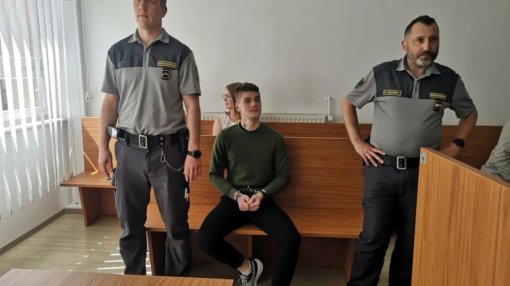 Pascal Gričnik bo do pravnomočnosti sodbe moral počakati v priporu.