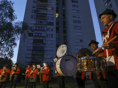 - 01.05.2023 – Budnica 2023 - Pihalni orkester Ljubljanareportaža prvomajske budnice v družbi Godba Ljubljana. //FOTO: Luka Cjuha