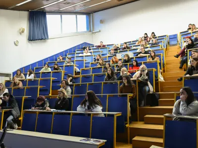 - Filozofska fakulteta UL, Aškerčeva cesta 2 v Ljubljani -- 17.02.2023 - Informativni dnevi 2023 - informativni dan na fakultetah in srednjih šolah za bodoče študente in dijake - izobraževanje - šolstvo - študij - dijaki - študenti - //FOTO: Nik Erik Neubauer