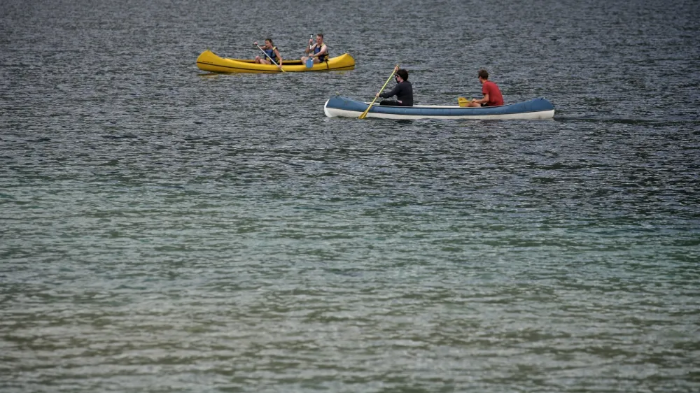 - Bohinj, kanuji, veslanje, jezero, čoln- Reportaža POLETJE //FOTO: Luka CjuhaOPOMBA: ZA OBJAVO ZA OBJAVO V PRILOGI – DNEVNIKOV OBJEKTIV - REPORTAŽA