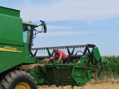 Pomurje, Lipovci, Panvita, žetev, ječmen, kombajn. Foto. Tatjana Pihlar 