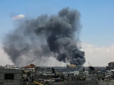 Smoke rises after an Israeli strike as Israeli forces launch a ground and air operation in the eastern part of Rafah, amid the ongoing conflict between Israel and Hamas, in Rafah, in the southern Gaza Strip May 7, 2024. REUTERS/Hatem Khaled