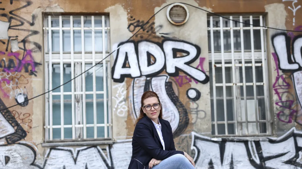 Dr. Tina Palaić, etnologinja in kulturna antropologinja: Zunajevropske zbirke pri nas resda niso posledica krvavih voja&scaron;kih ekspedicij, kljub temu pa smo bili del miselnega sistema, ki je vzpostavljal ideje o Drugem, ki so na zahodu krožile prek imperialne in kolonialne literature.