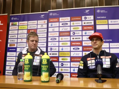 ﻿glavni trener za moške tehnične discipline SP Klemen Bergant in alpski smučar Žan Kranjec - 13.01.2020 - Novinarska konferenca alpskega smučarja Žana Kranjca in glavnega trenerja moške vrste za veleslalom in slalom Klemna Berganta //FOTO: Luka Cjuha.