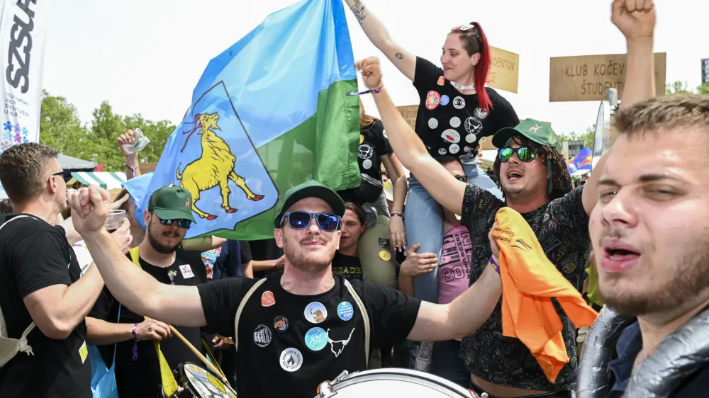 Študentje- 09.05.2024 - Škisova tržnica, Kardeljeva ploščad. FOTO: Nik Erik Neubauer