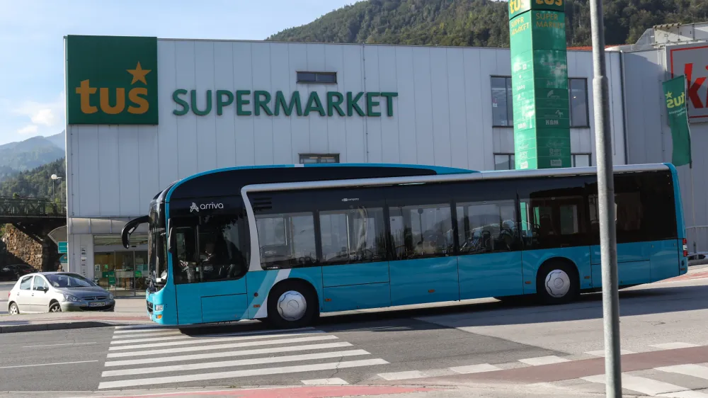 ﻿- mestni avtobus - Supermarket TUŠ - 03.09.2018 – Občina Jesenice - //FOTO: Jaka Gasar