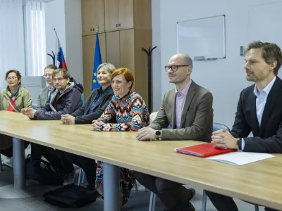 Ljubljana, Drzavna volilna komisija.Vlozitev kandidatne liste Levice za evropske volitve na Drzavno volilno komisijo.