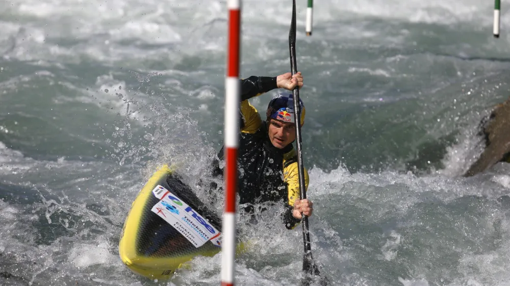 Peter Kauzer10.5.2024 - medijsko druženje s kajakaši in kanuisti ter vodstvom reprezentance z novinarsko konferenco, na kateri bodo spregovorili o pripravljenosti ter pričakovanjih na evropskem prvenstvu v slalomu na divjih vodah, ki bo v Tacnu Foto Luka Cjuha