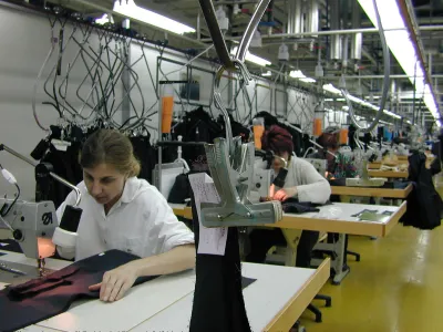 Tako Milanu Mörcu, nekdanjemu lastniku podjetja Moda Mi&amp;Lan, kot njegovemu nasledniku, podjetju Elektronček, v lasti Joca Pečečnika, so bile prijavljene terjatve prerekane. Fotografija je simbolična. 