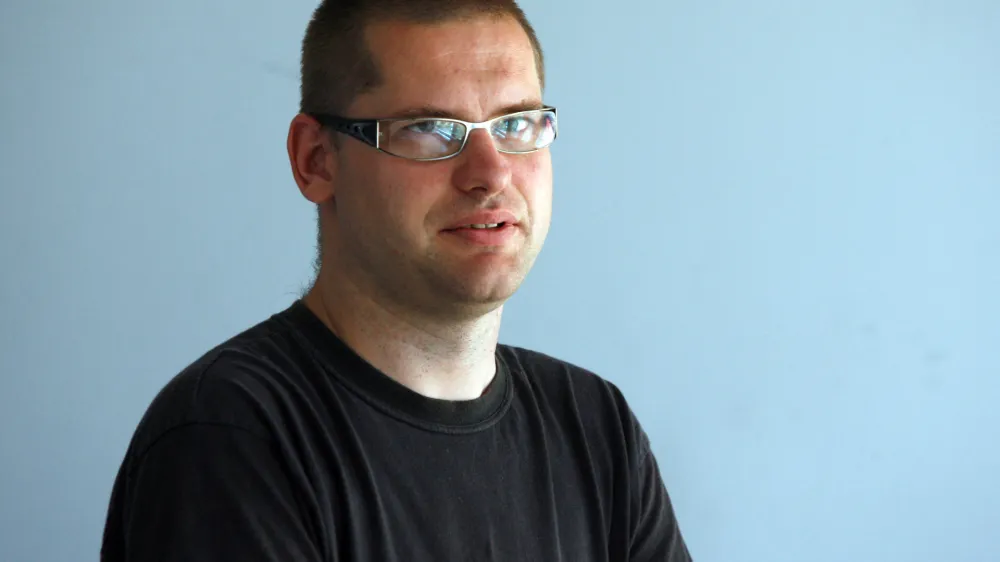 dr. Aleš Maver, poučuje latinščino in antično zgodovino, intenzivno pa se zanima za politiko, predvsem volilne sisteme, dnevnikov kolumnist//FOTO: Bojan Velikonja