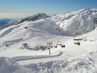 Kanin Sella Nevea, pogled na slovensko stran, smuči&scaron;če, zima