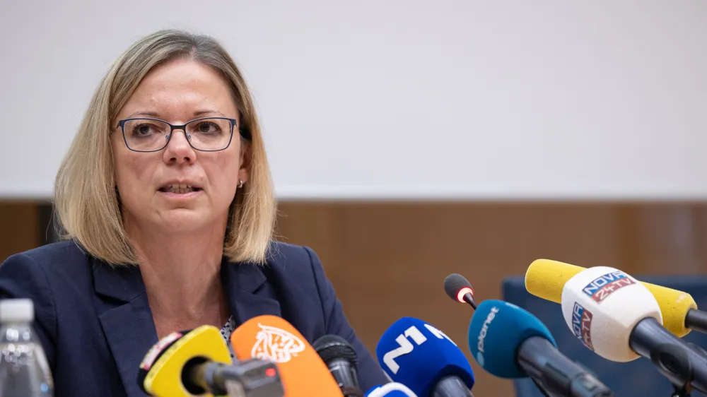 Ljubljana, ministrstvo za javno upravo.Novinarska konferenca ministrice za javno upravo Sanje Ajanovic Hovnik.