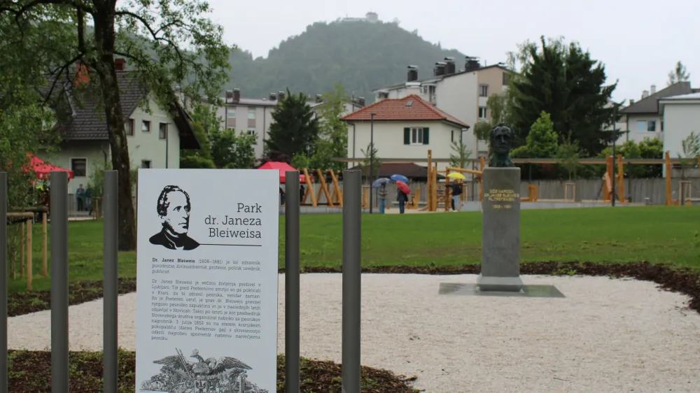 V park so prestavili tudi Bleiweisov kip.