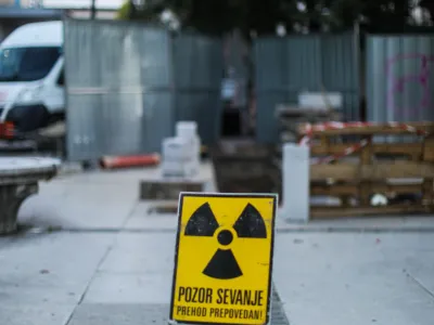 ﻿- 30.09.2021 – Simbolična fotografija - Mednarodni znak za radioaktivno nevarnost - pozor sevanje, radioaktivnost, radioaktivne nevarne snovi, onesnaževanje, ekologija,  //FOTO: Bojan Velikonja