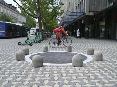 Nedokončana fontana v križišču Slovenske in Tomšičeve Foto: Nik Erik Neubauer