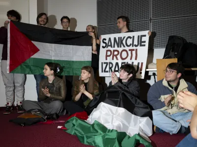 - 08.05.2024 - Protest študentov proti vojni v Palestini in zasedba Fakultete za družbene vede v Ljubljani FDV. FOTO: Nik Erik Neubauer