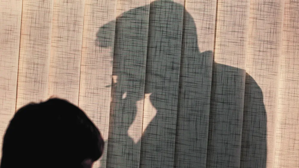 ﻿Tiskovno središče, kajenje- Ruski predsednik vlade Vladimir Putin na obisku v Sloveniji.FOTO: JAKA GASAR / NEDELJSKI