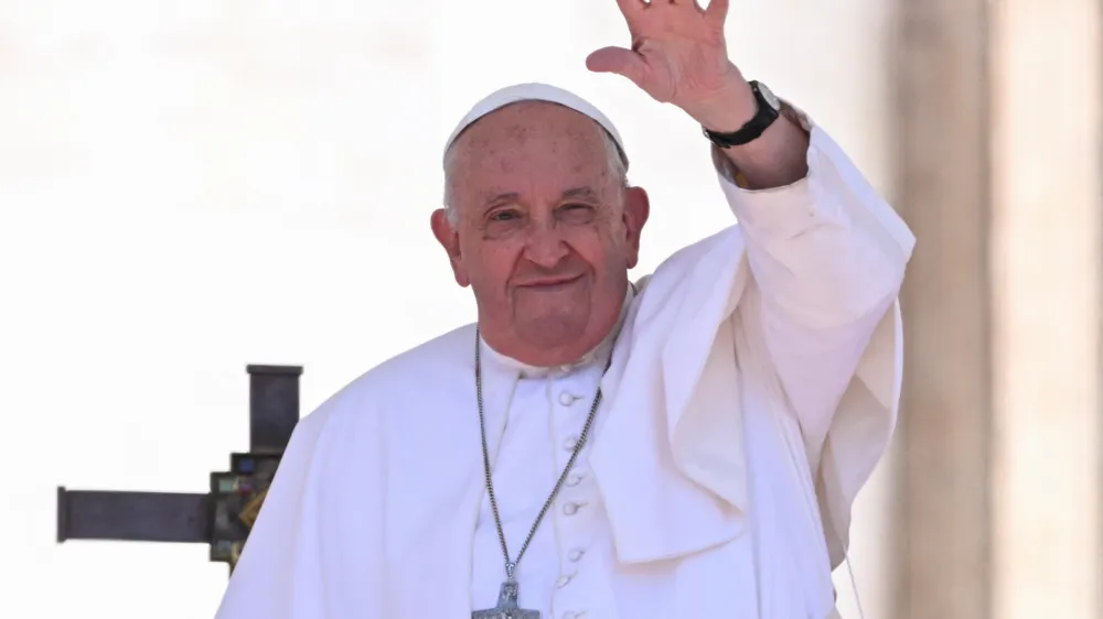 Pope Francis gestures on the day he presides over mass on ''World Children's Day'' at Vatican City May 26, 2024. REUTERS/Alberto Lingria