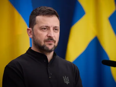 Ukrajinski predsednik Volodimir Zelenski je pred tedni začel zaveznice naprošati, naj umaknejo omejitve glede uporabe dobavljenega orožja Ukrajini. Štiri najpomembnejše zaveznice Nata so zdaj dovolile uporabo svojega orožja za samoobrambo tudi na ruskih tleh. 